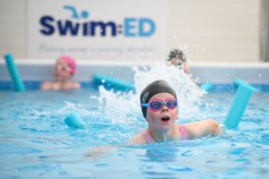 Read more about the article The Pros and Cons of Pop-Up Pools vs. Leisure Centre Pools for Primary Schools